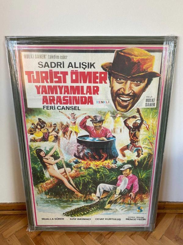 Turist Ömer Yamyamlar Arasında Afişi 1970 | Sadri Alışık, Elif Pektaş, Mualla Sürer, Kudret Karadağ, Aziz Basmacı | Reji Hulki Saner | Çerçeve Hediyedir