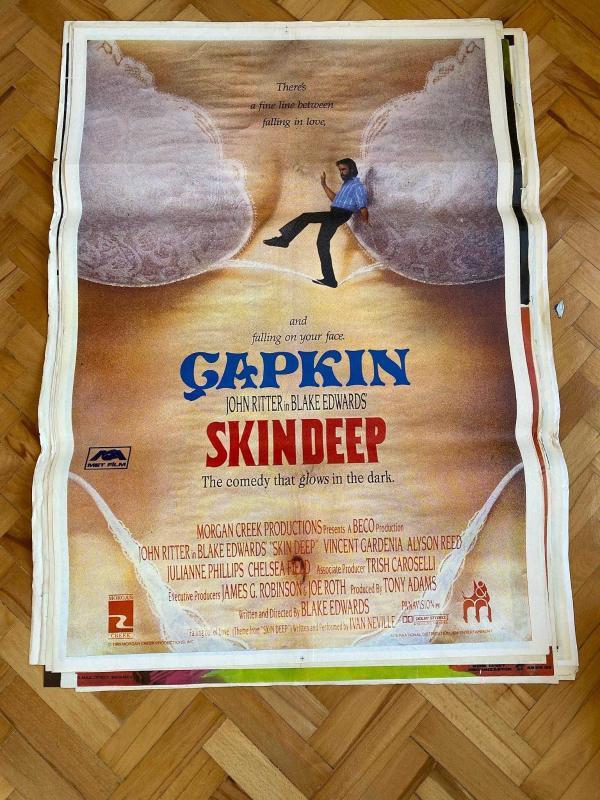 ÇAPKIN - Skindeep Film Afişi | John Ritter in Blake Edwards Comedy