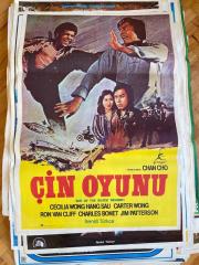 ÇİN OYUNU FİLMİNİN AFİŞİ OYNAYANLAR: CECILIA WONG, HANG SAU, CARTER WONG, RON VAN CLIFF, HARLES BONET, JIM PATTERSON