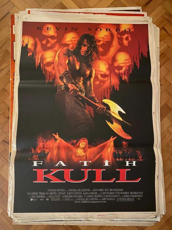 FATİH KULL FİLMİNİN AFİŞİ OYNAYANLAR: KEVIN SORBO, TIA CARRERE, HARVEY FIERSTEIN YÖNETMEN: JOHN NICOLELLA