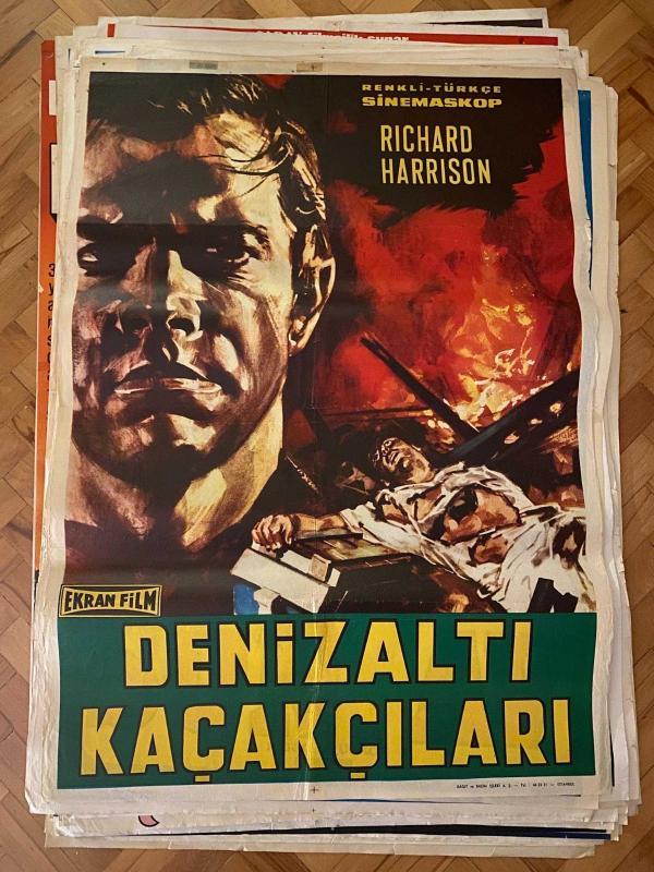 DENİZALTI KAÇAKÇILARI FİLMİNİN AFİŞİ OYNAYANLAR: RICHARD HARRISON