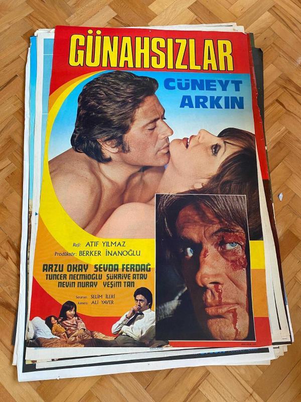 GÜNAHSIZLAR FİLMİNİN AFİŞİ OYNAYANLAR: CÜNEYT ARKIN, ARZU OKAY, SEVDA FERDAĞ, TUNCER NECMİOĞLU