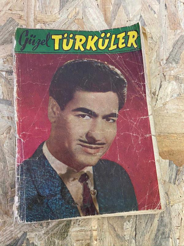 GÜZEL TÜRKÜLER (Nuri SESİGÜZEL) | Ses Yıldızı Nesrin Sipahi
