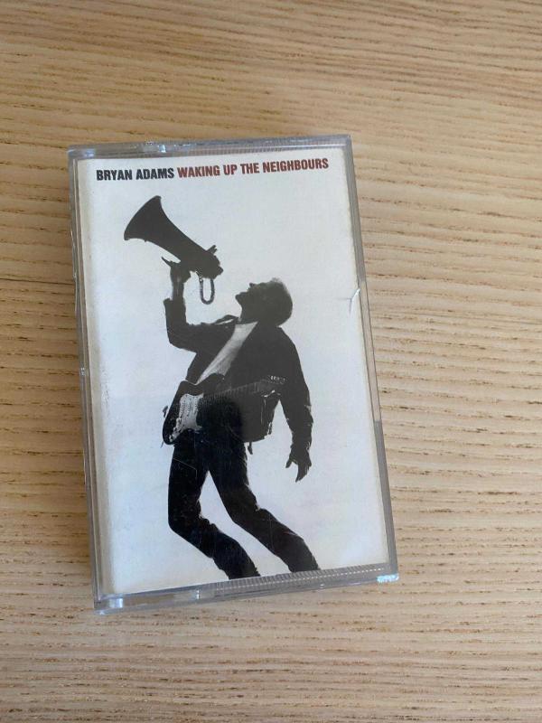 Bryan Adams ‎– Waking Up The Neighbours - (Topkapı Müzik) - KAĞIT BASKI - KASET
