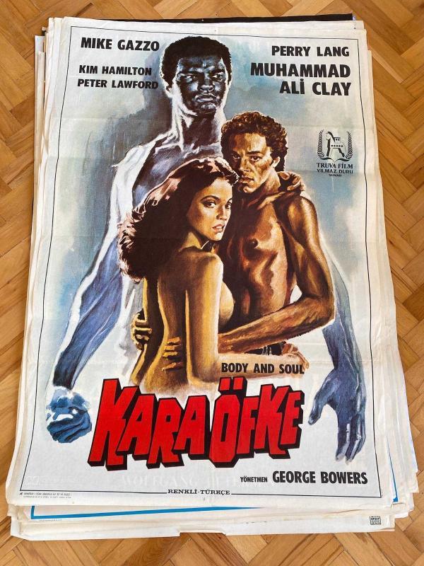 KARA ÖFKE FİLMİNİN AFİŞİ OYNAYANLAR: MUHAMMAD ALI CLAY, PERRY LANG, MIKE GAZZO, KIM HAMILTON, PETER LAWFORD YÖNETMEN: GEORGE BOWERS