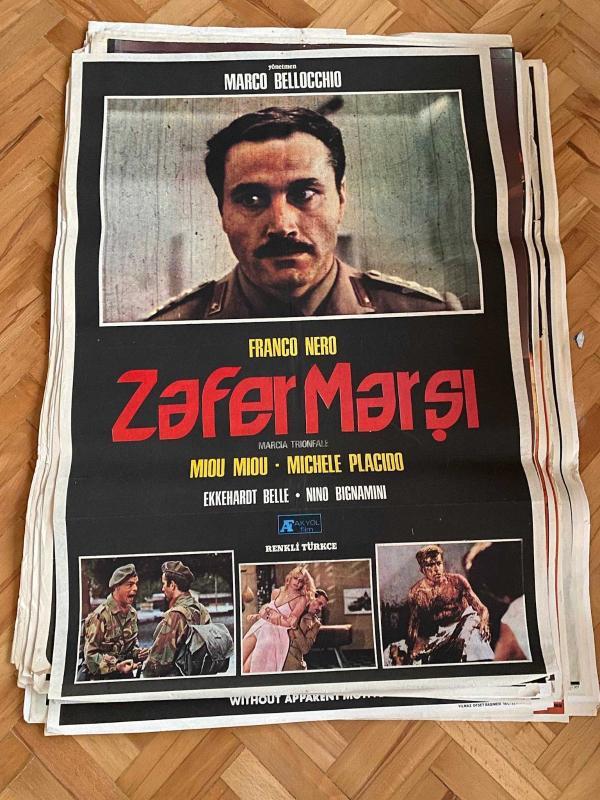 ZAFER MARŞI FİLMİNİN AFİŞİ OYNAYANLAR: FRANCO NERO, MIOU MIOU, MICHELE PLACIDO YÖNETMEN: MARCO BELLOCCHIO