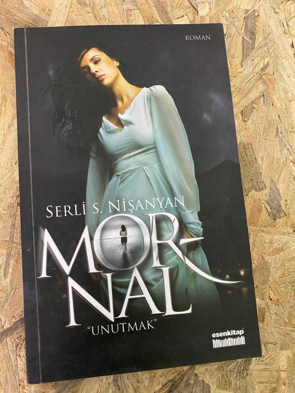 MOR NAL UNUTMAK