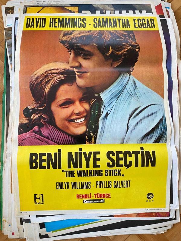 BENİ NİYE SEÇTİN FİLMİNİN AFİŞİ OYNAYANLAR: DAVID HEMMINGS, SAMANTHA EGGAR, EMLYN WILLIAMS, PHYLLIS CALVERT