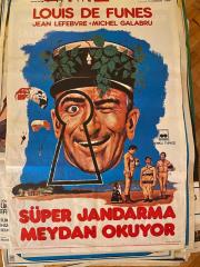 SÜPER JANDARMA MEYDAN OKUYOR FİLMİNİN AFİŞİ OYNAYANLAR: LOUIS DE FUNES, JEAN LEFEBVRE, MICHEL GALABRU | Özel Taş Baskı Arka Mavi Basım