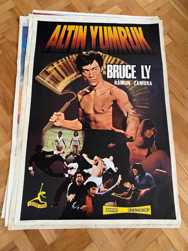 ALTIN YUMRUK FİLMİNİN AFİŞİ OYNAYANLAR: BRUCE LY, RAMUN ZAMORA