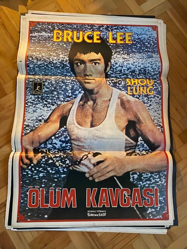 ÖLÜM KAVGASI FİLMİNİN AFİŞİ OYNAYANLAR: BRUCE LEE, SHOU LUNG