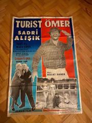 Turist Ömer (1964) İlk Turist Ömer Afişi |  Sadri Alisik, Vahi Öz, Mualla Sürer | Reji Hulki Saner | İpek Kağıt Taş Baskı